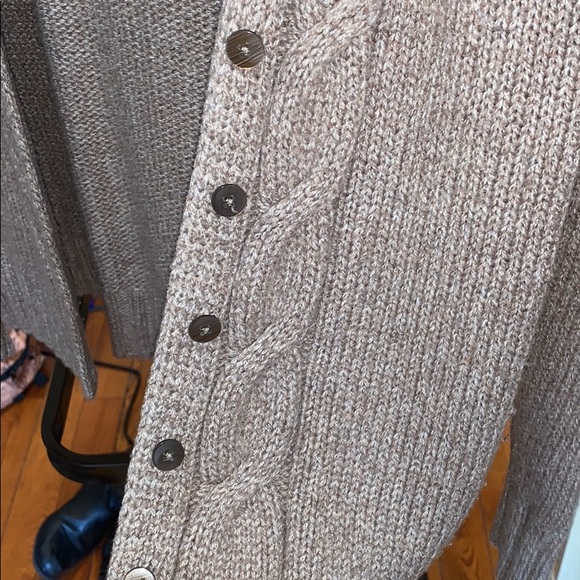 Old Navy Cableknit cardigan - Picture 3 of 3